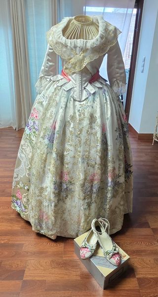 Traje de Fallera con Zapatos