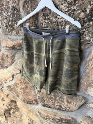 Pantalón corto camuflaje Pull&Bear Talla M