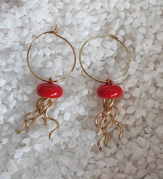 Pendientes Aro Medusa Dorados y Rojos