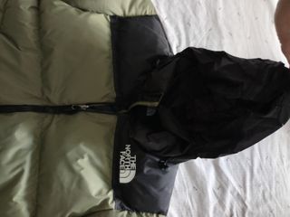 Cazadora The North Face verde y negra