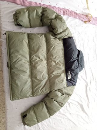 Cazadora The North Face verde y negra