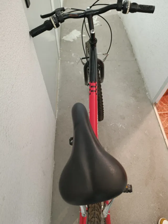 Bicicleta BTT BASIC Roja y Negra