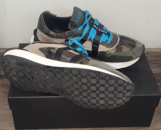 Bambas Mikakus hombre