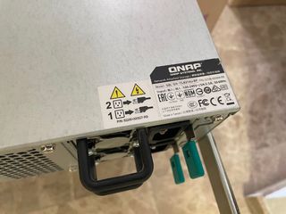 NAS QNAP TS-831XU-RP 64TB + SSD Cache + 16GB RAM