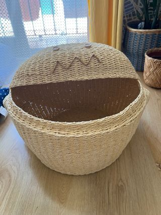 Cesta Zara Home de papel y mimbre