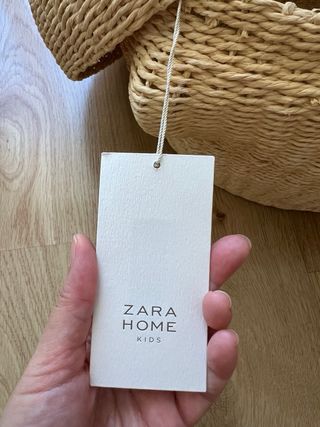 Cesta Zara Home de papel y mimbre