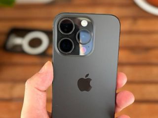 iPhone 15 Pro grigio siderale