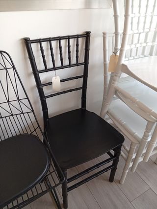 Sillas de plástico blancas para eventos