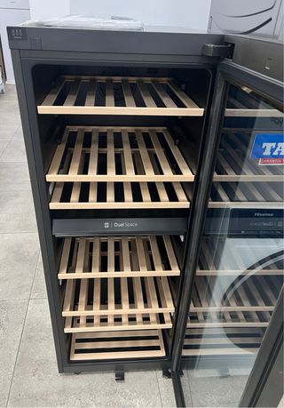 Vinoteca Haier 77 botellas