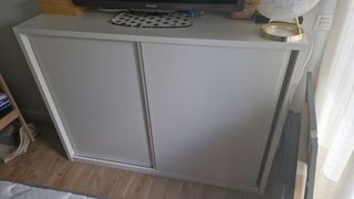 Armario de fondo estrecho blanco de madera