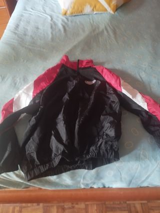 Chaqueta chándal unisex tacto chubasquero