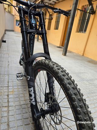Mondraker Summum SE 2022 – Downhill, casi nueva M