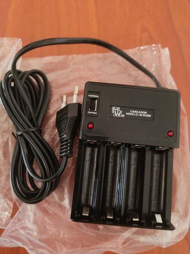 Cargador Pilas AA AAA Vanson Ni-MH Ni-Cd