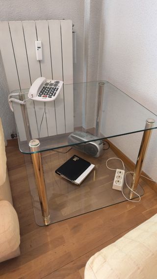 Mesa rinconera cristal y metal dorado