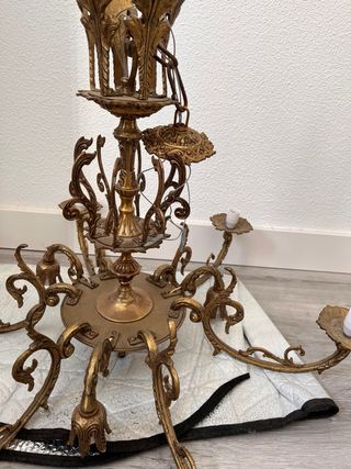 Lámpara de  araña de bronce