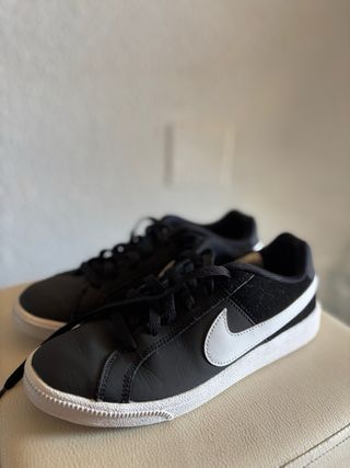 Zapatillas Nike Court Royale Negras Blancas