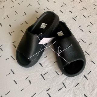 Chanclas Yeezy Adidas Negras