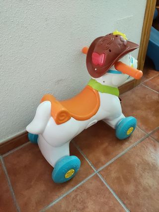 Correpasillos caballo Chicco