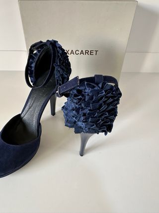 Sandalias Xacaret Azul Marino con Volantes