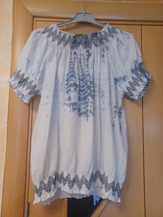 Blusa bordada