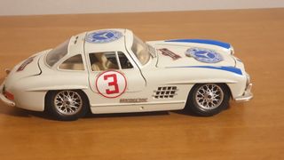 Modellino Mercedes Benz 300SL Carrera Bburago 1:24