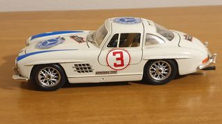 Modellino Mercedes Benz 300SL Carrera Bburago 1:24