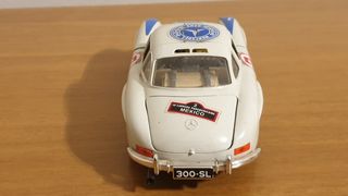 Modellino Mercedes Benz 300SL Carrera Bburago 1:24