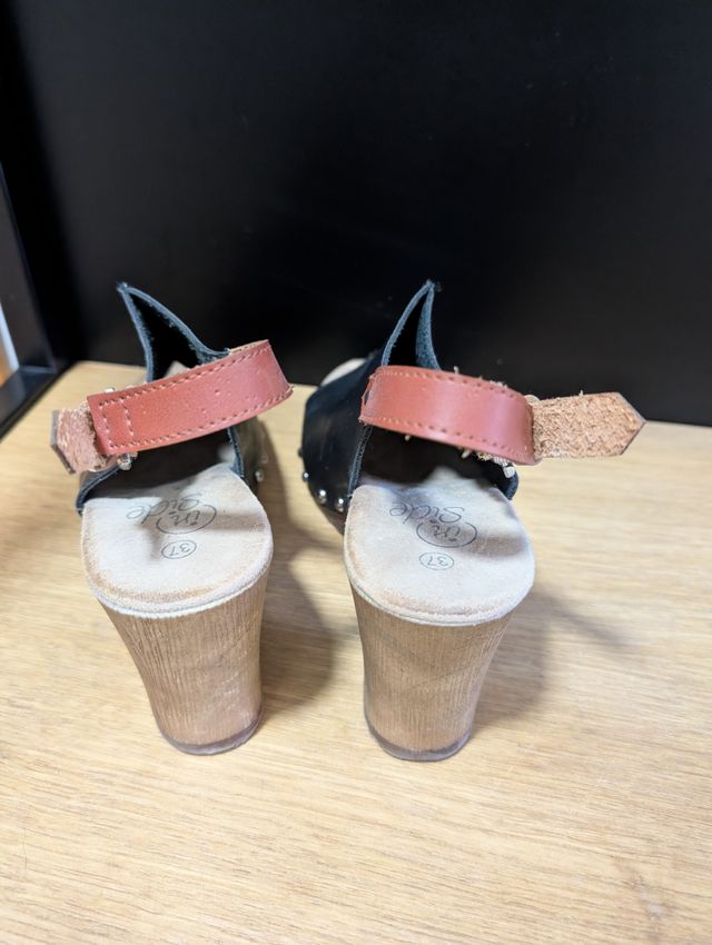 Sandalias negras y marrones talla 37