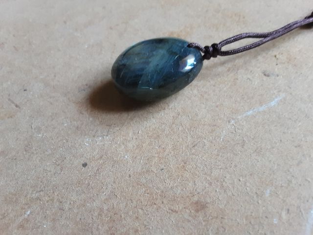 Colgante natural de piedra Labadorite Grande