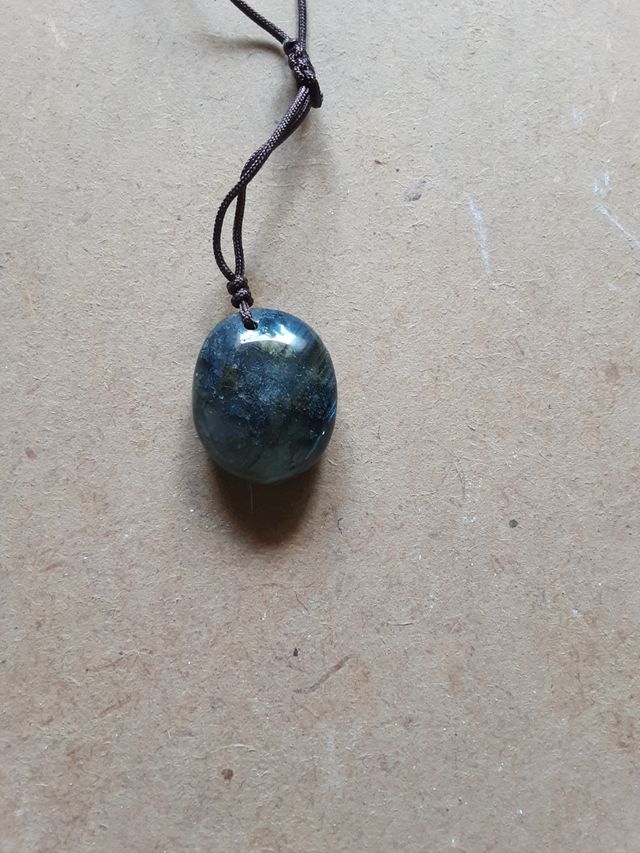 Colgante natural de piedra Labadorite Grande