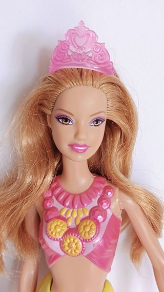 Muñeca Barbie Sirena Rosa con Corona