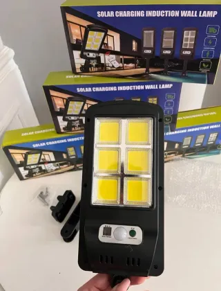 Lampione solare 120led con sensore di movimento