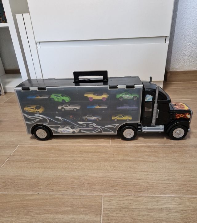 Camión porta coches de juguete
