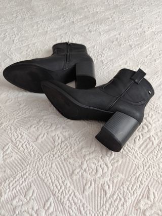 Oferta! Botines Mariamare negros tacón cuadrado