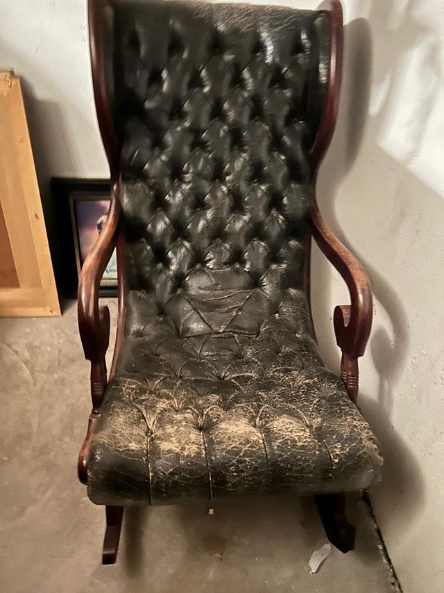 Mecedora antigua, Perfecta para restaurar