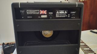 Guitarra Eléctrica Austin + Amplificador Hiwatt 25