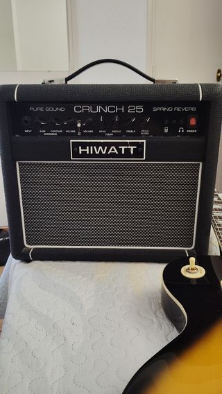 Guitarra Eléctrica Austin + Amplificador Hiwatt 25