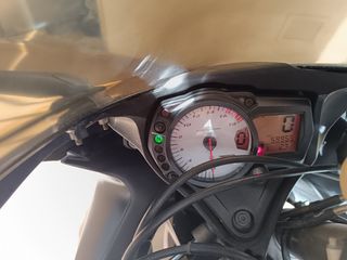 Suzuki GSXR 600 K7 Negra