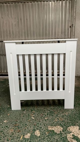 Cubre radiador de madera blanco