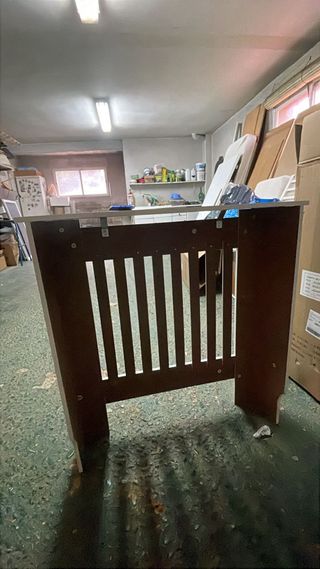 Cubre radiador de madera blanco