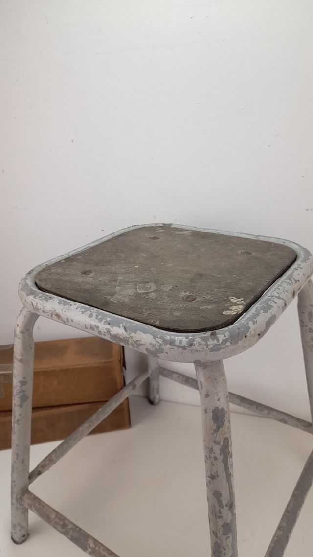 Sgabello industriale vintage metallo e legno