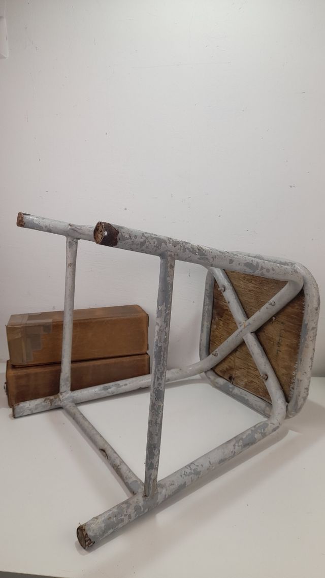 Sgabello industriale vintage metallo e legno