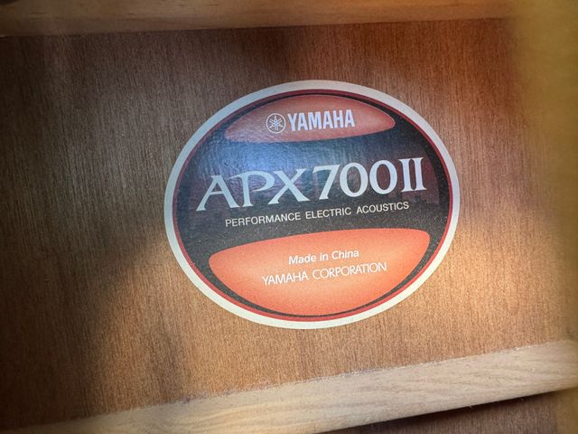 Guitarra Yamaha APX700II Brown Sunburst