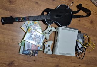 Xbox 360 con Guitarra y Juegos