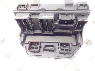 Caja de fusibles Dodge Chrysler RT Caravan 56049720AT RTB0CC04E7