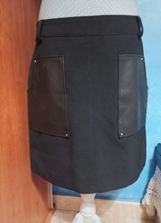 Falda negra Morgan con bolsillos