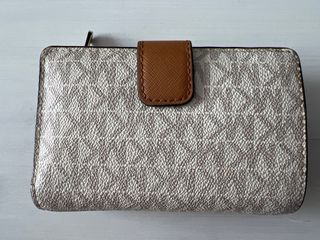 Billetero Michael Kors Beige y Dorado