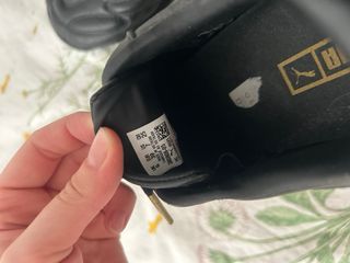 Zapatillas Puma Negras y Doradas