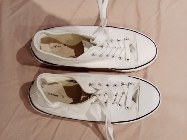 Tenis blancos Lefties T37 puntera goma