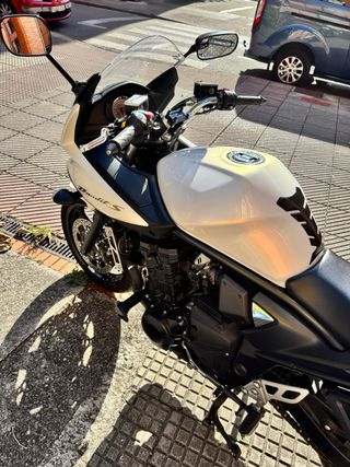Suzuki Bandit S 
motor de gasolina 650
10.307km